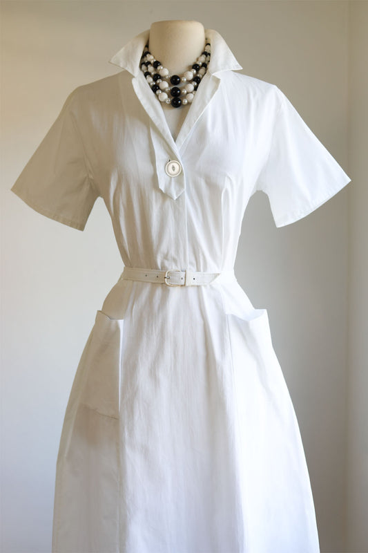 Vintage 1950s Dress - Deadstock Crisp White Cotton Designer Belted Shirtwaist w Big Lucite Button Size Roomy M to L