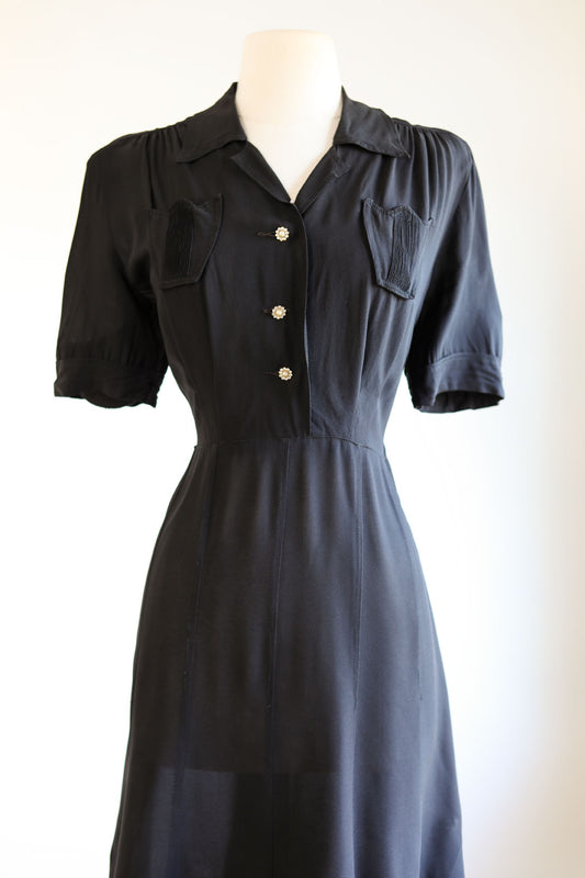 Vintage 1940s Dress - Documented WWII 1945 Betty Winston Black Tulip Pocket Rayon "Shirtfrock" Size L to XL