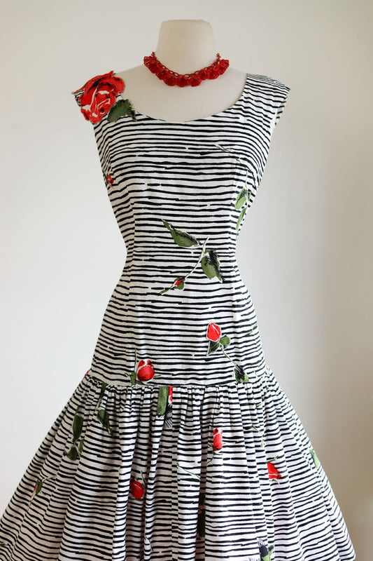 Vintage 1950s Dress - Zebra Stripes + Red Rose Print Cotton Party Dress w Appliques + Pink Petticoat! Size M