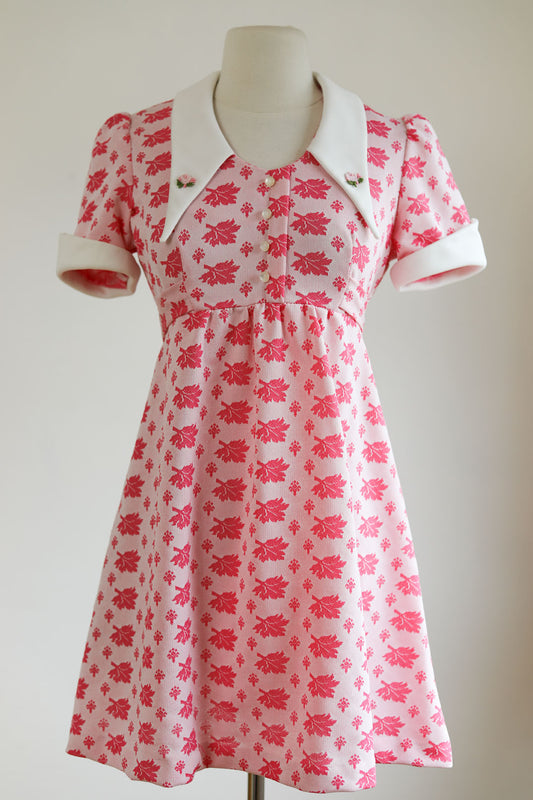 Vintage 1970s Dolly Dress - Darling Candy Pink Leaf Print Empire Mod Mini w Dagger Collar Size M
