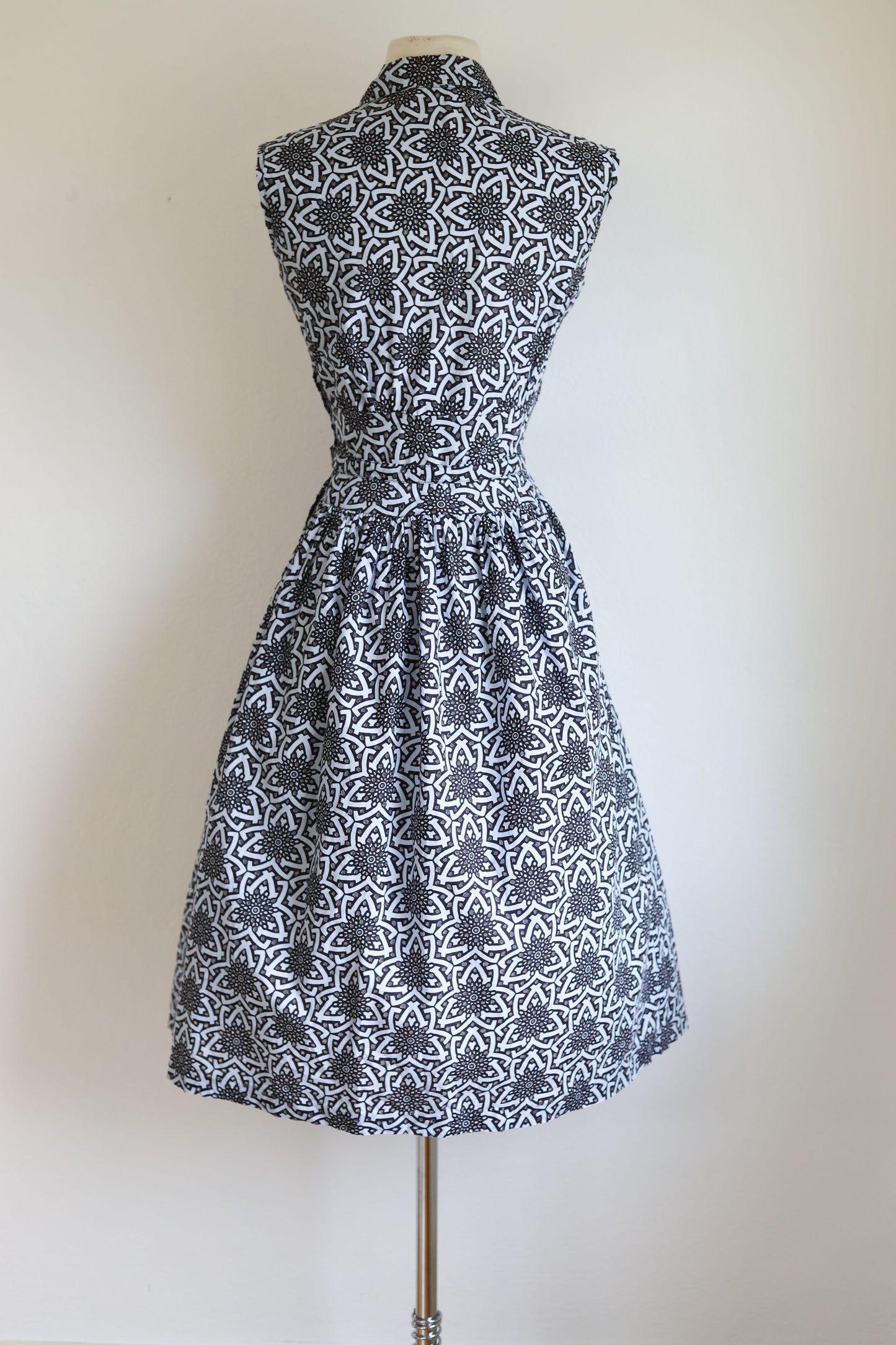 Vintage 1950s Sundress - Blue Black Cotton Eyelet Mandala Print Full Skirt Shirtwaist Dress Size M to L