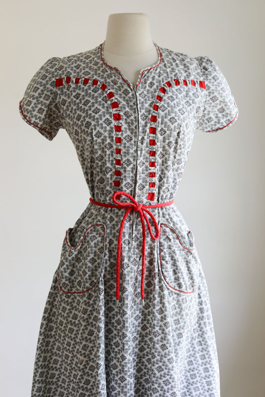 Vintage 1940s Chore Dress - Volup! Red Basketweave Print Cotton Front Metal Zipper Puff Sleeves Size L to XL