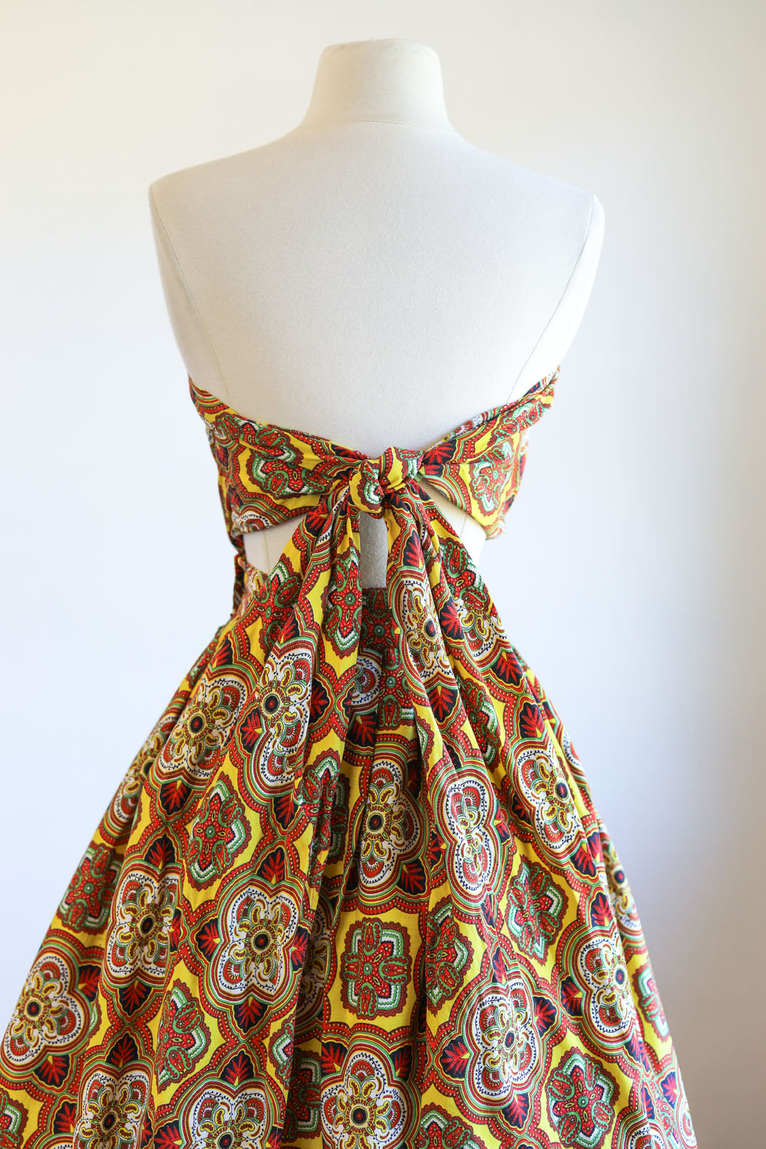 Vintage 1950s Dress - Sexy Convertible Halter Strapless Sundress Wear Many Ways! Size XS to S