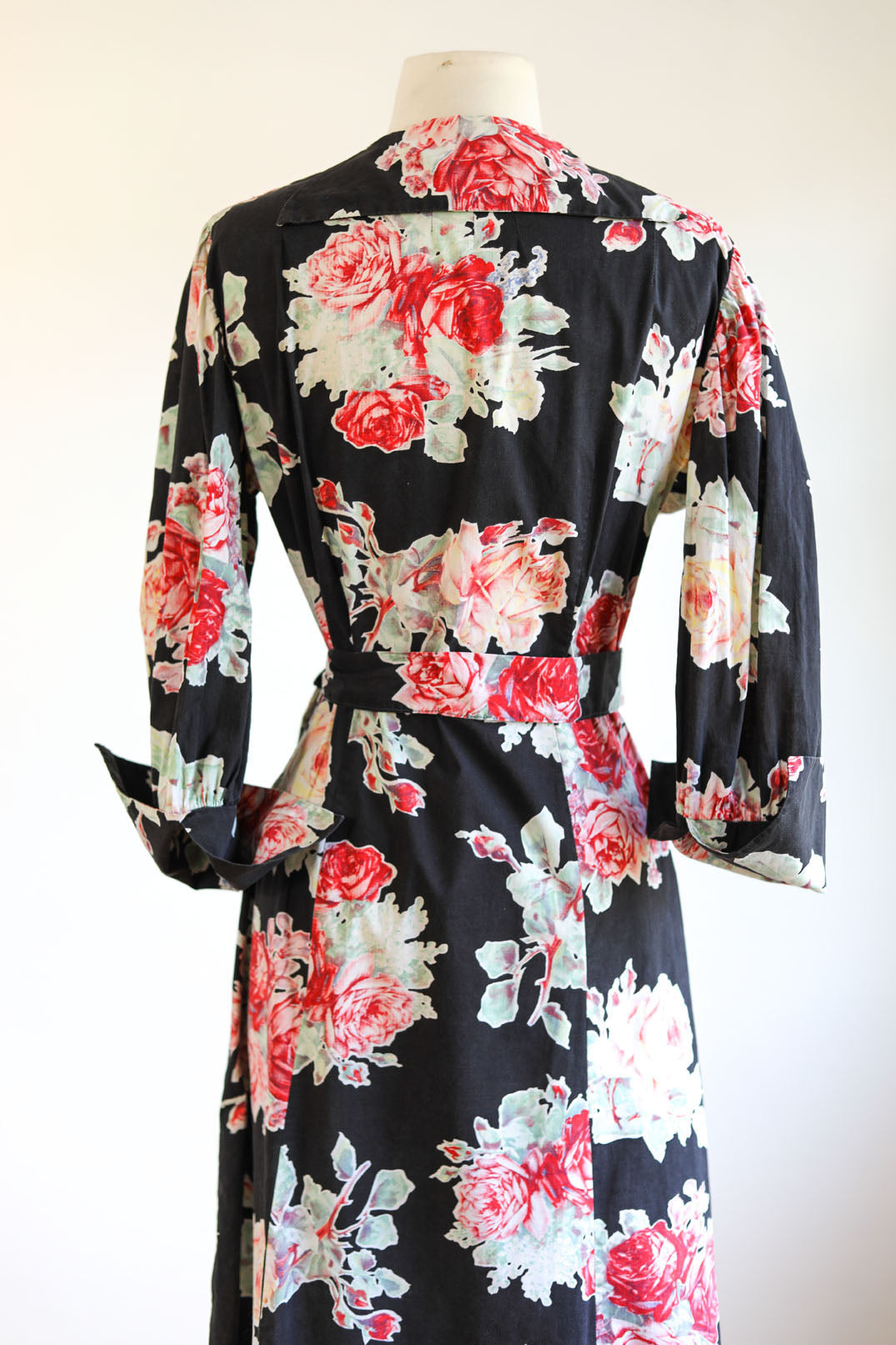 Vintage 1940s Dressing Gown - Volup! Black Red Rose Print Lingerie Cotton Hostess House Coat Size L to XL