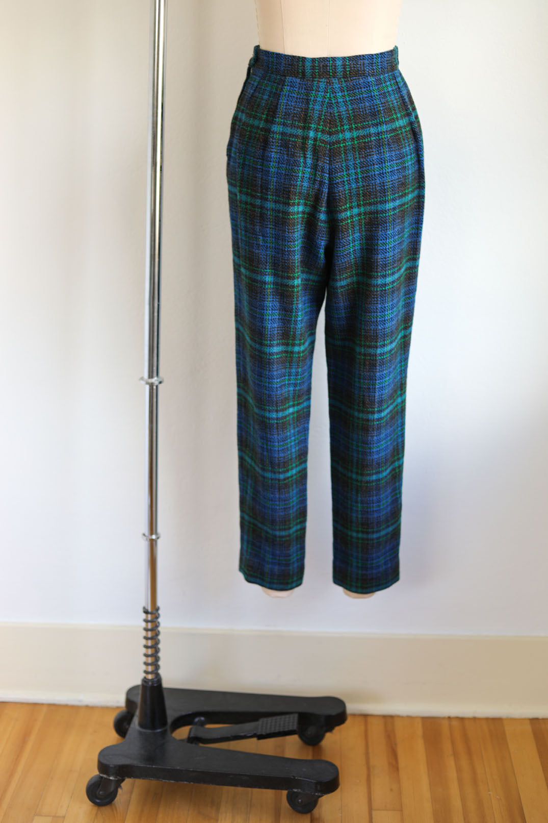 Vintage 1950s to 1960s Pantsuit - Pendleton Wool Plaid Sporty Jacket + Cigarette Pants Rare Knitwear Size S to M