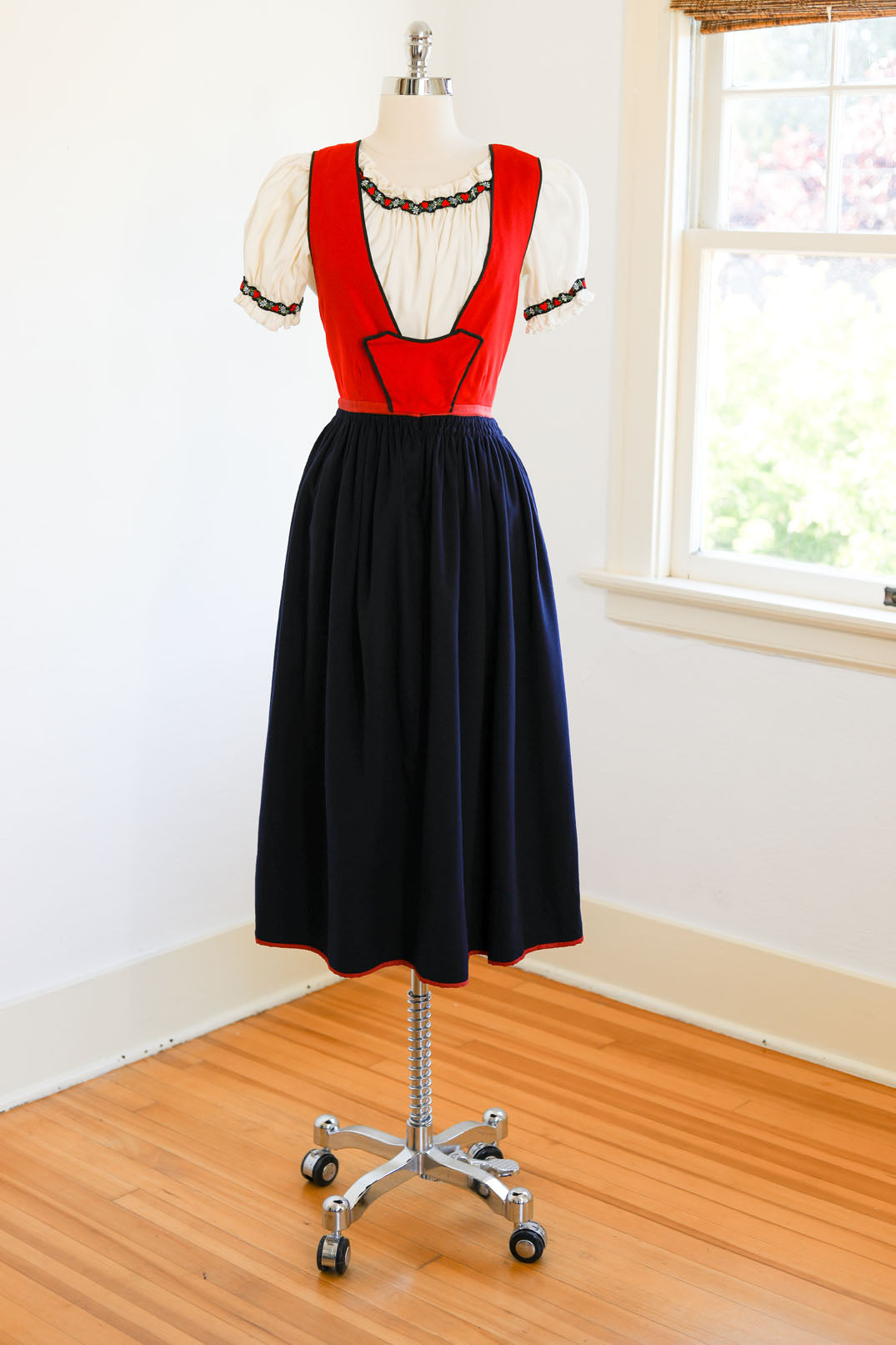 1940s jumper skirt best sale