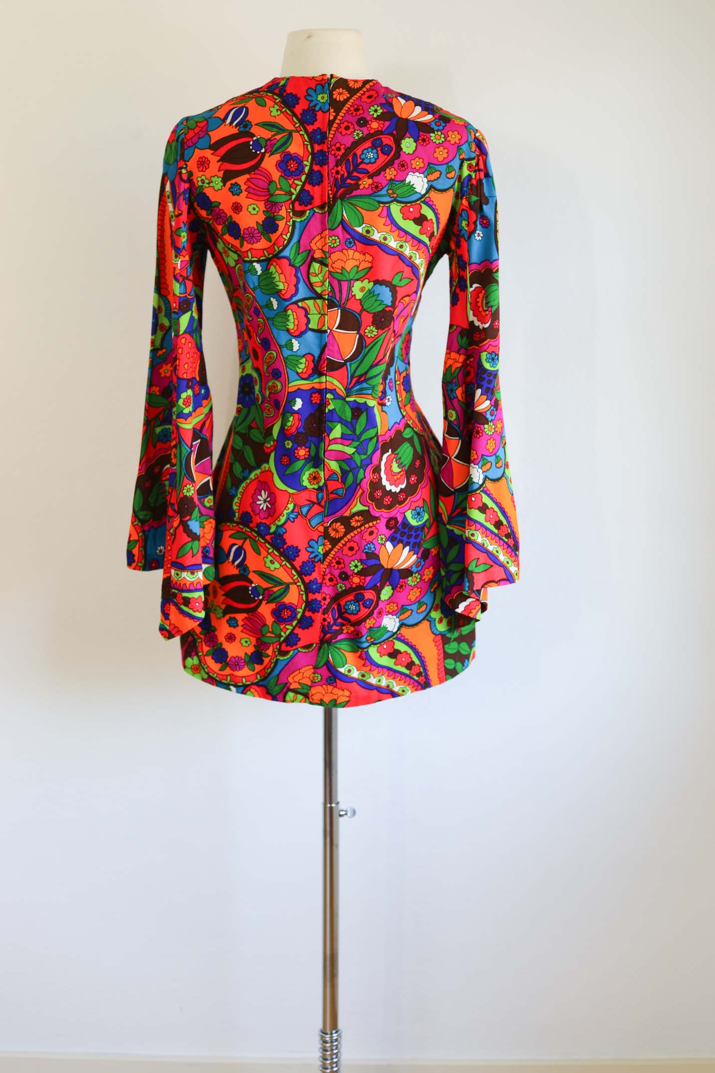 Vintage 1960s Mini Dress - Vibrant Psychedelic Acid Neon Barkcloth Mod Dolly w Angel Bell Sleeves Size S