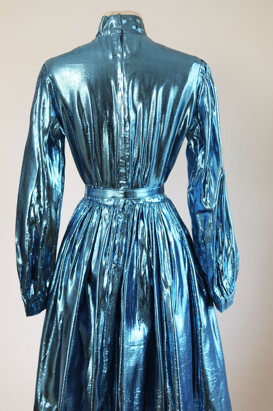 Vintage 1960s Blue Tinsel Lurex Dress - Rare Glittering Glossy Avant-Garde Midcentury Modern Cocktail Party Dress Size S to M