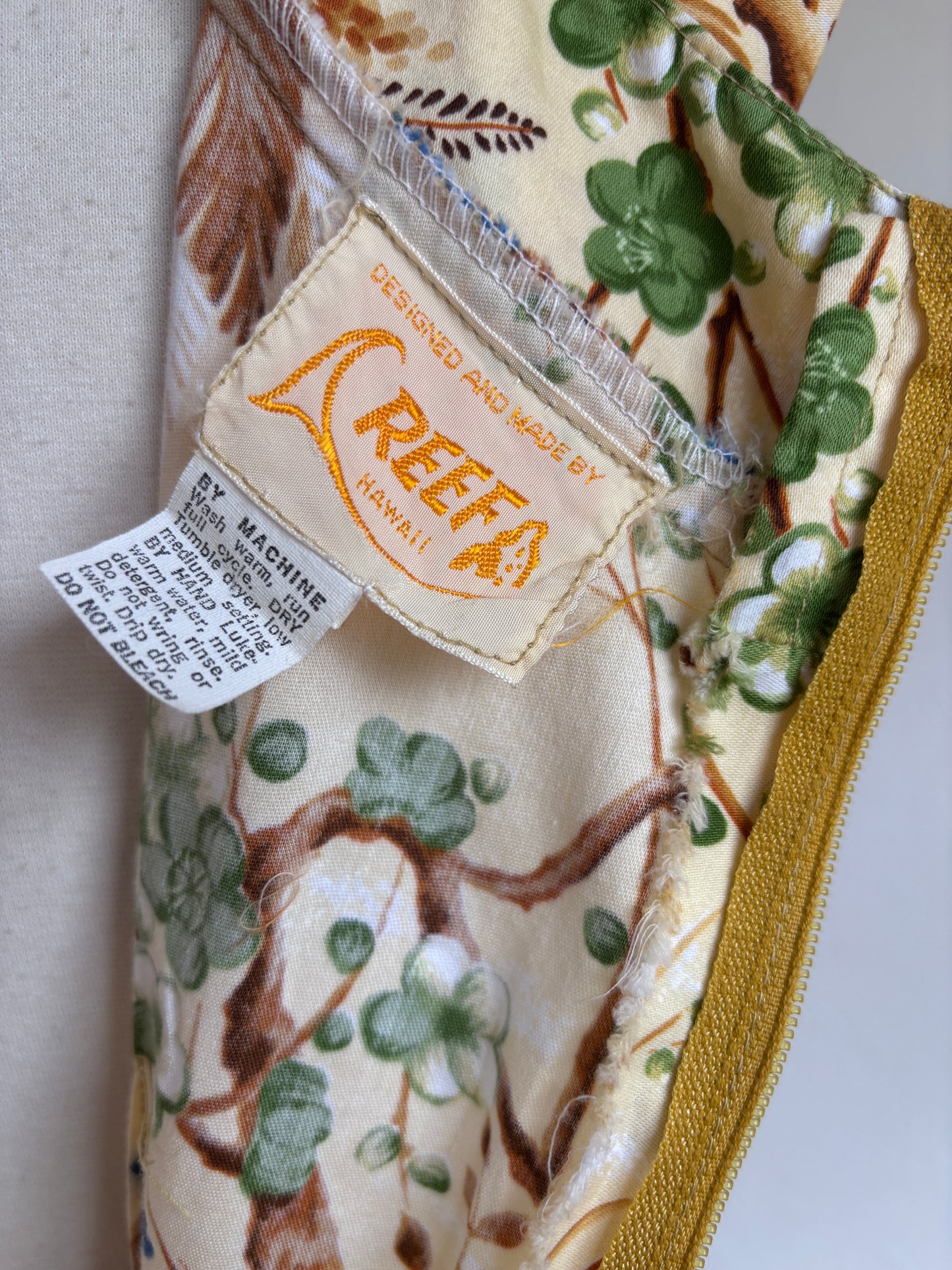 Vintage 1960s to 1970s Maxi Dress - HAWAIIAN VOLUP! Designer Polished Cotton w Water + Tree Scene Size L to XL