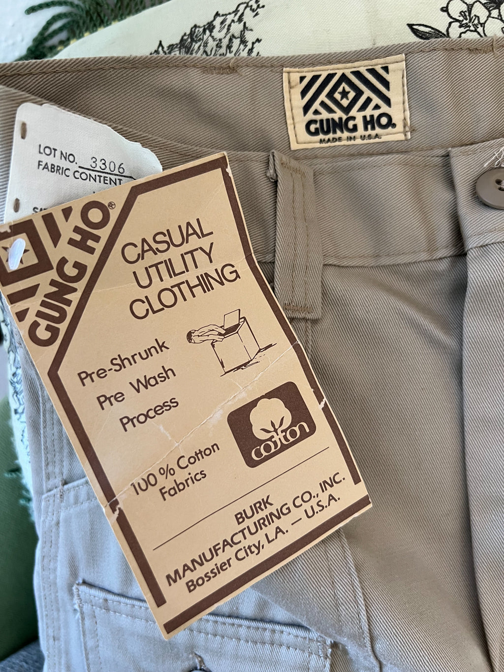 RARE Vintage 1980s does 1940s Deadstock Khaki Cotton Twill Expedition Cargo Utility Shorts w Pockets -- Choose Your Pair!