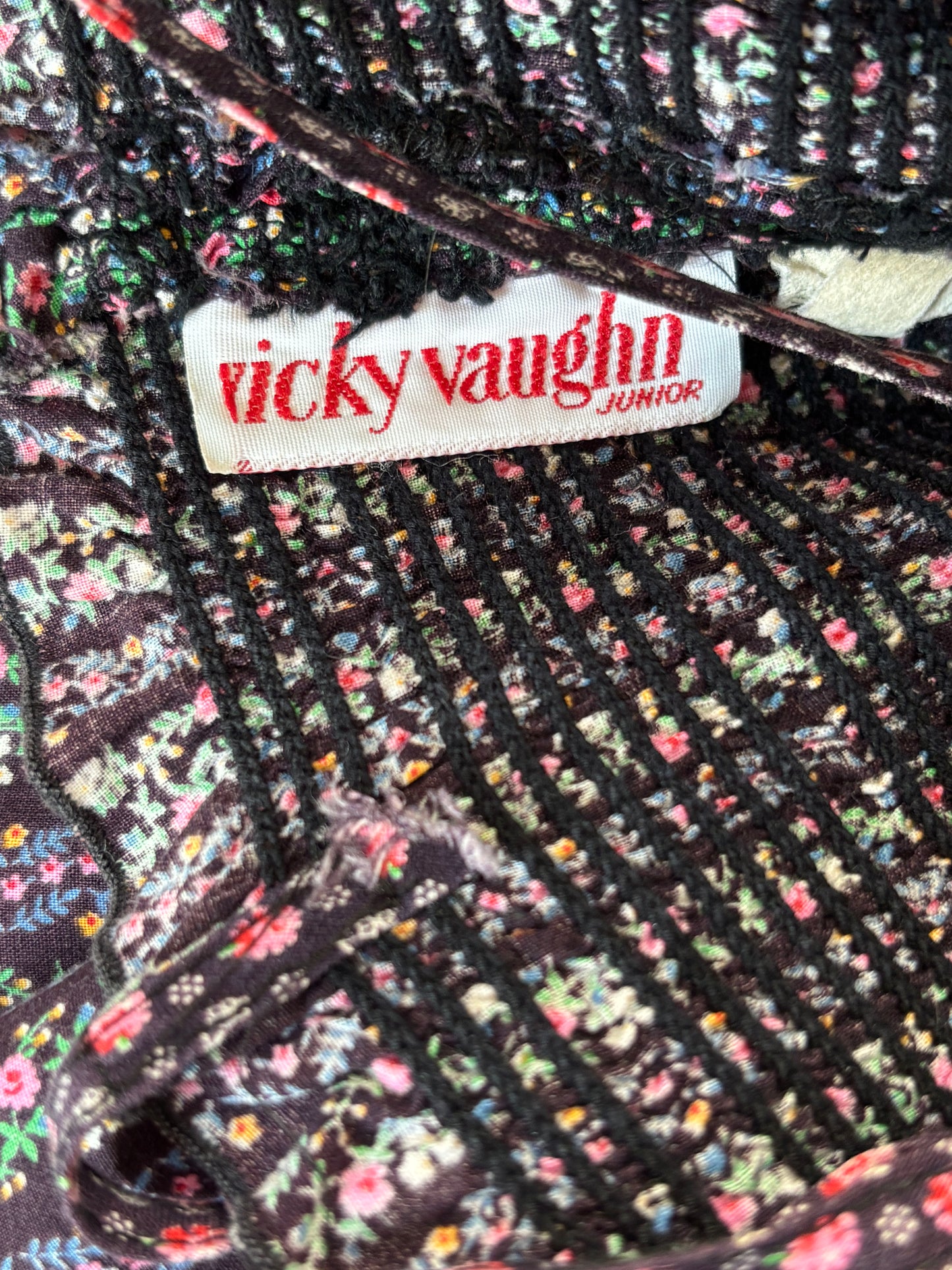 Vintage 1970s Dress - Darling Summer Goth Vicky Vaughn Cotton Calico Boho Sundress Size XS to L