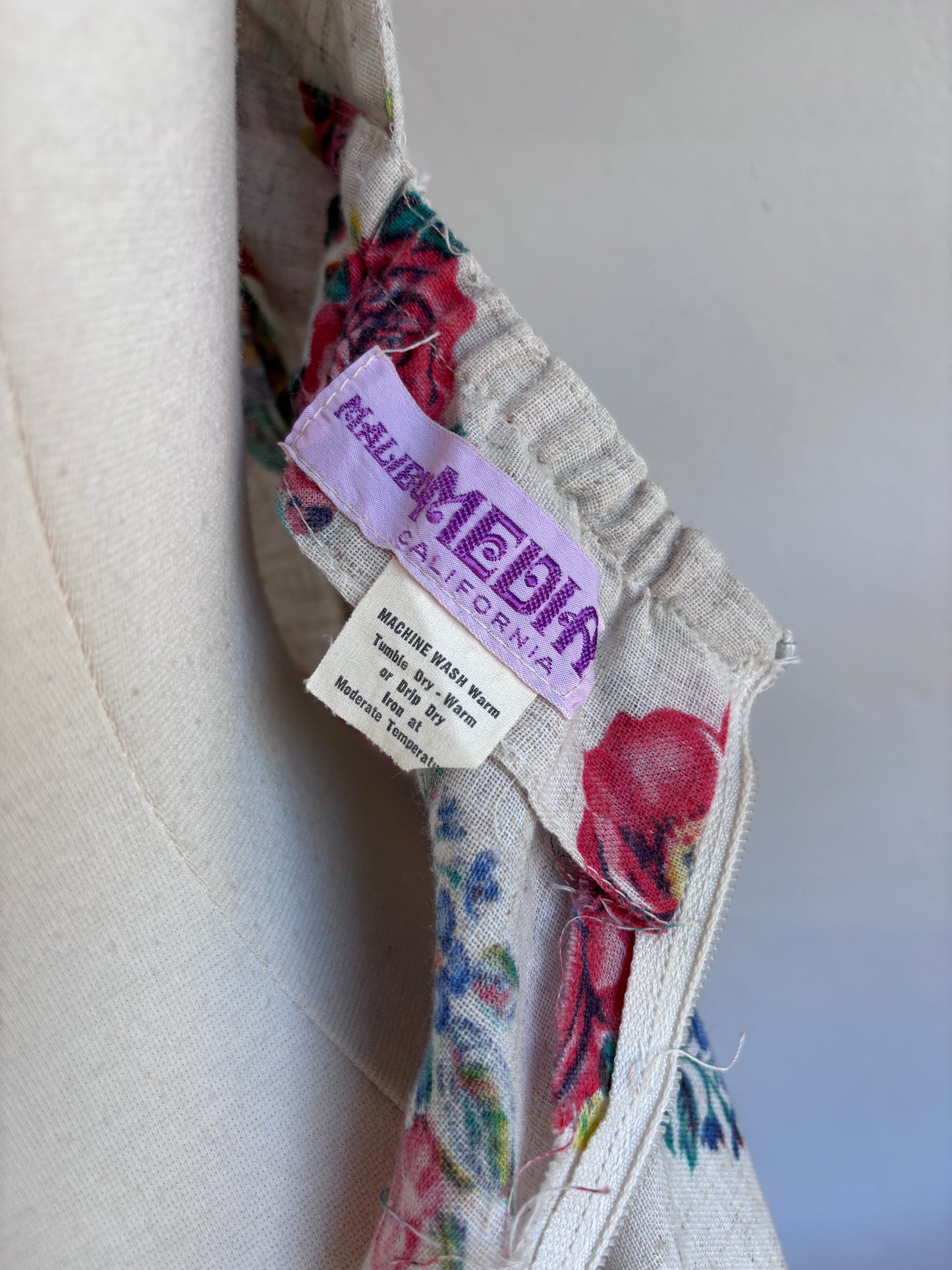 Vintage 1970s Malibu Media Dress - 1930s Inspired Garden Party Red Rose Halter Sundress Size XS to S