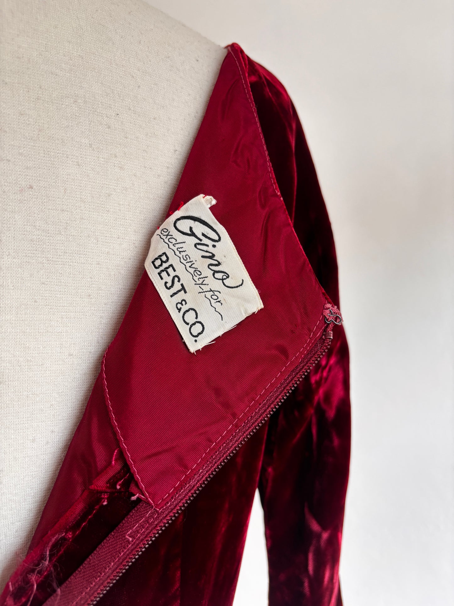 Vintage 1950s to 1960s Dress - Lush Merlot Crushed Silk Velvet Designer Cocktail Party Wiggle Dress Size M