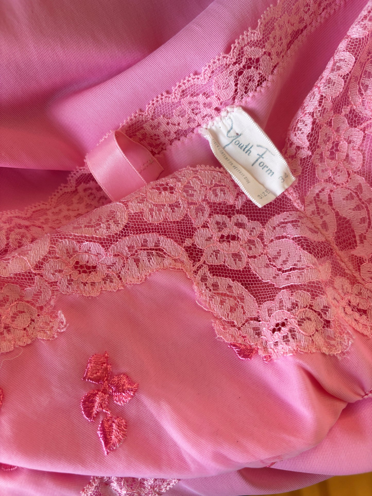 Vintage 1950s to 1960s Slip - Candy Pink Nylon Embroidered Leaves Full Slip Gown Size S
