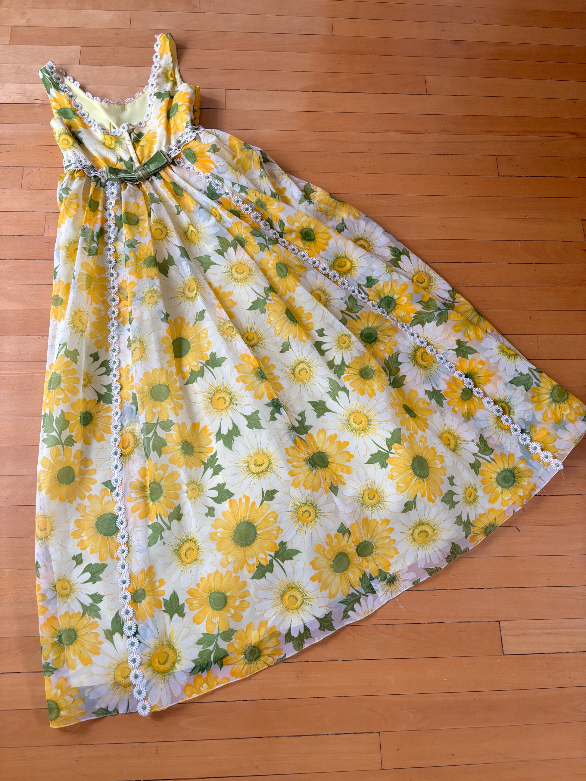 Vintage 1960s Maxi Dress - Spectacular Citrus Daisy Print Organza Summ Jumblelaya Vintage Vintage 1960s Maxi Dress - Spectacular Citrus Daisy Print Organza Summ Jumblelaya Vintage