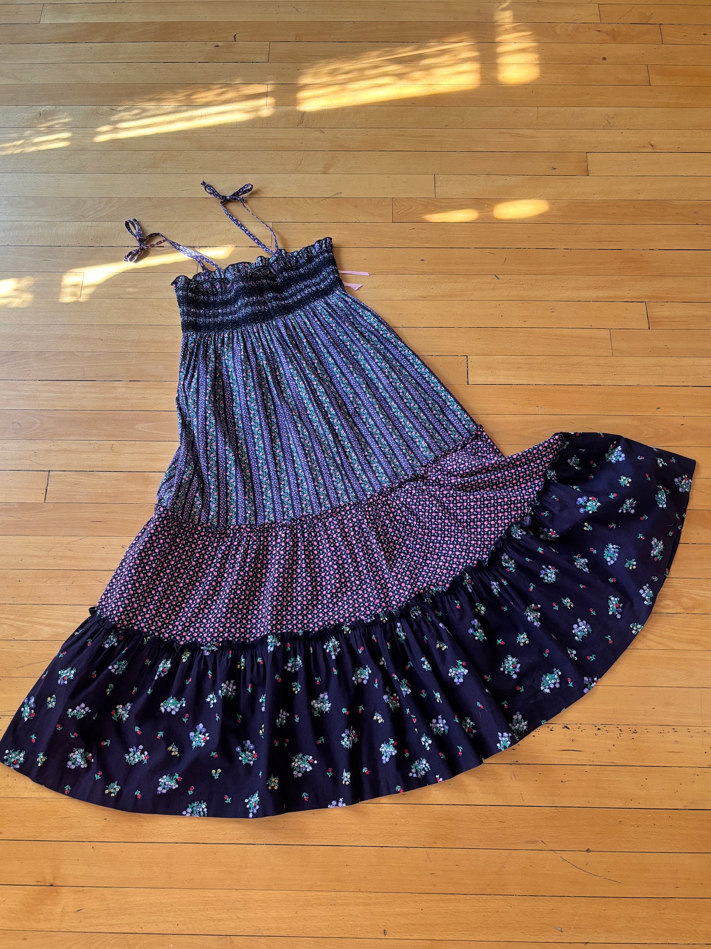 Vintage 1970s Dress - Darling Summer Goth Vicky Vaughn Cotton Calico Boho Sundress Size XS to L