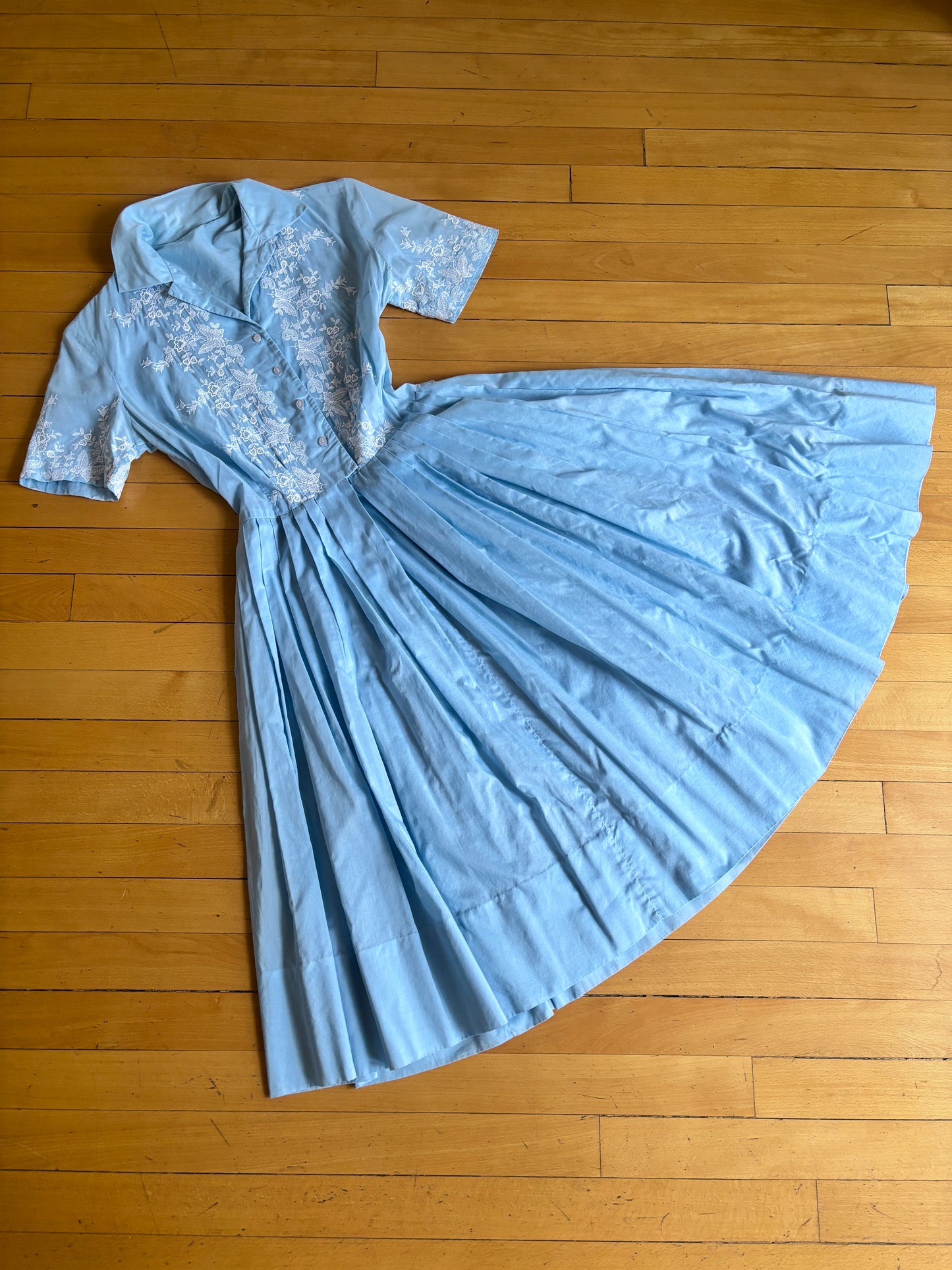 Vintage 1950s Dress - Pastel Blue White Embroidery Butterfly Insects Cotton Shirtwaist Size S