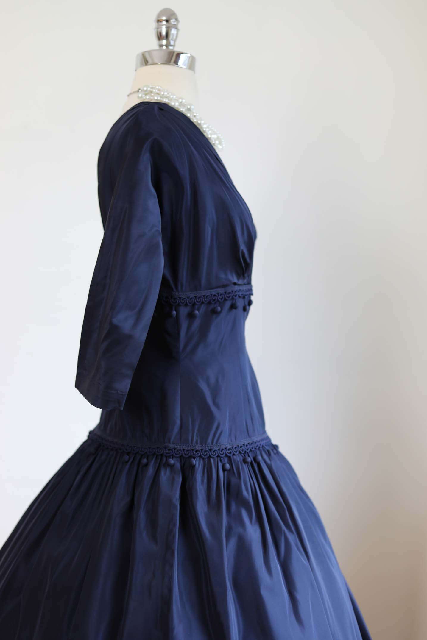 Vintage 1950s Dress - SUBLIME Midnight Blue Taffeta w Satin Gimp Trim Likely Suzy Perette Size M