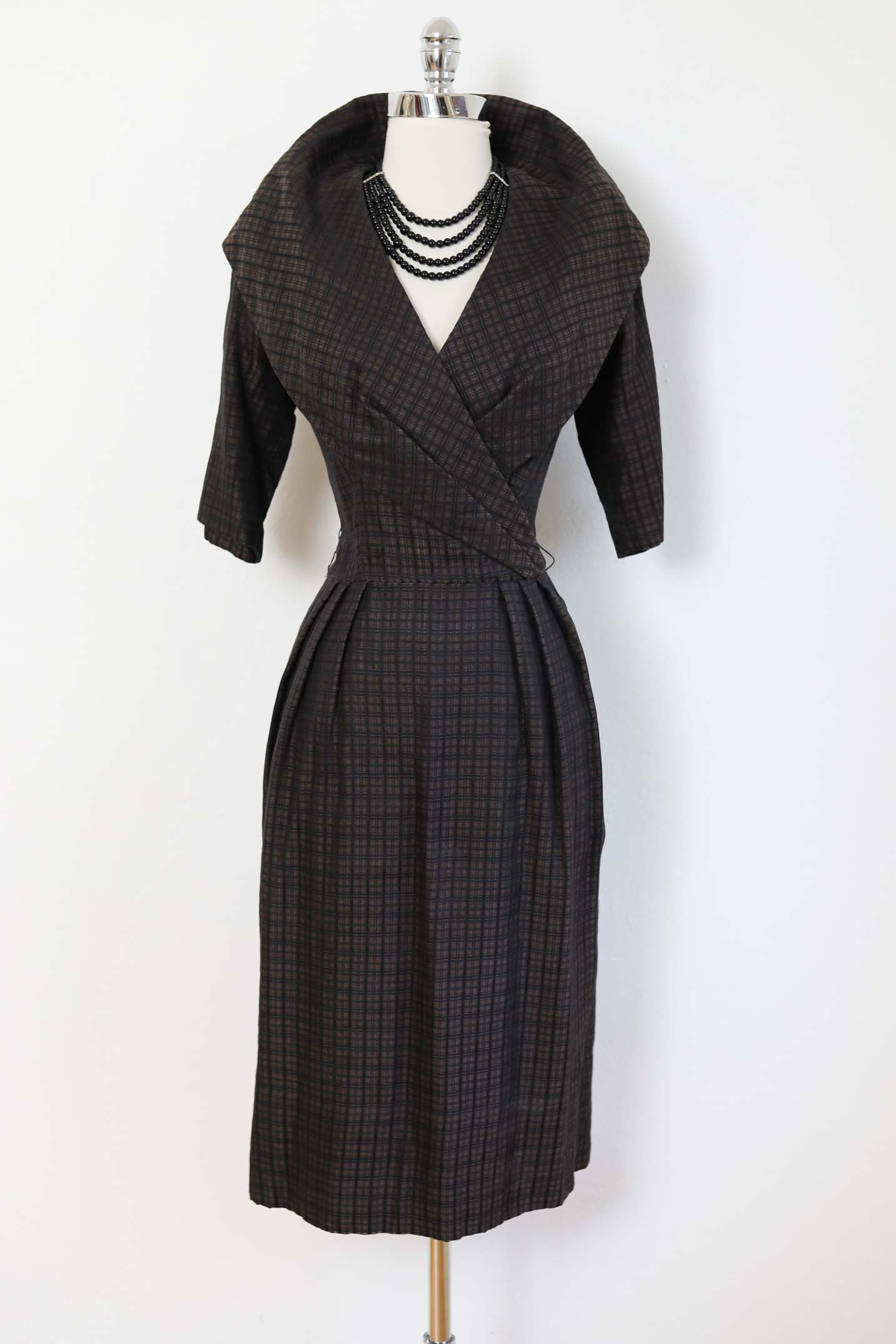 Vintage 1950s SUZY PERETTE Dress - Iconic Espresso + Black Woven Plaid Cotton Cocktail w Drama Collar Size M