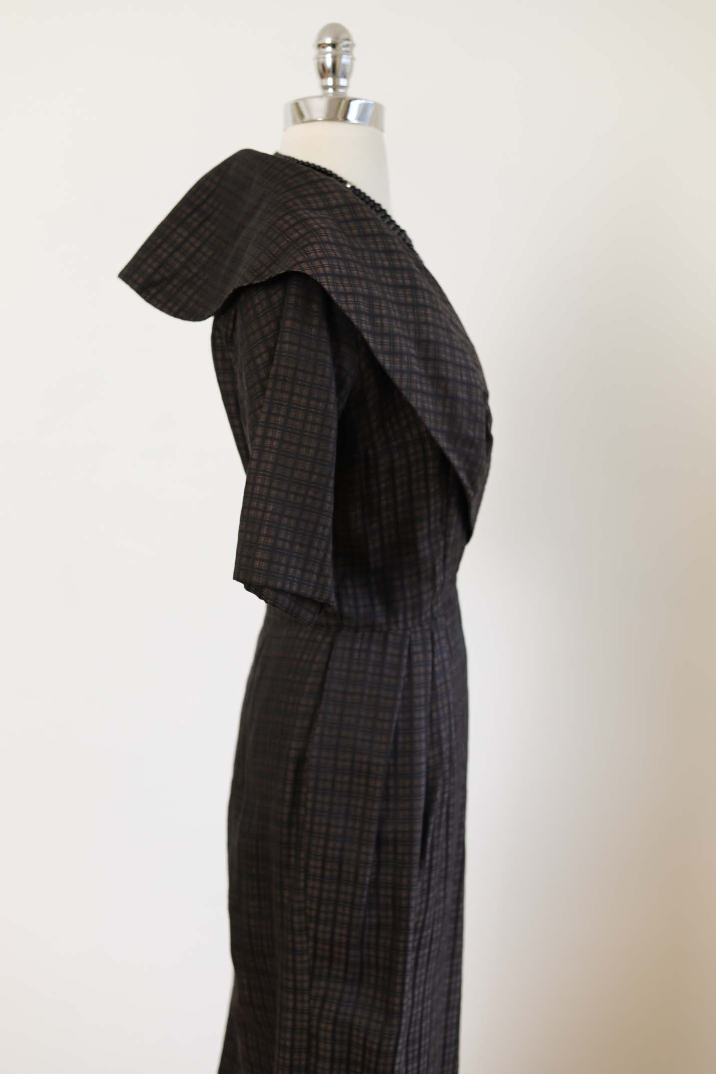 Vintage 1950s SUZY PERETTE Dress - Iconic Espresso + Black Woven Plaid Cotton Cocktail w Drama Collar Size M