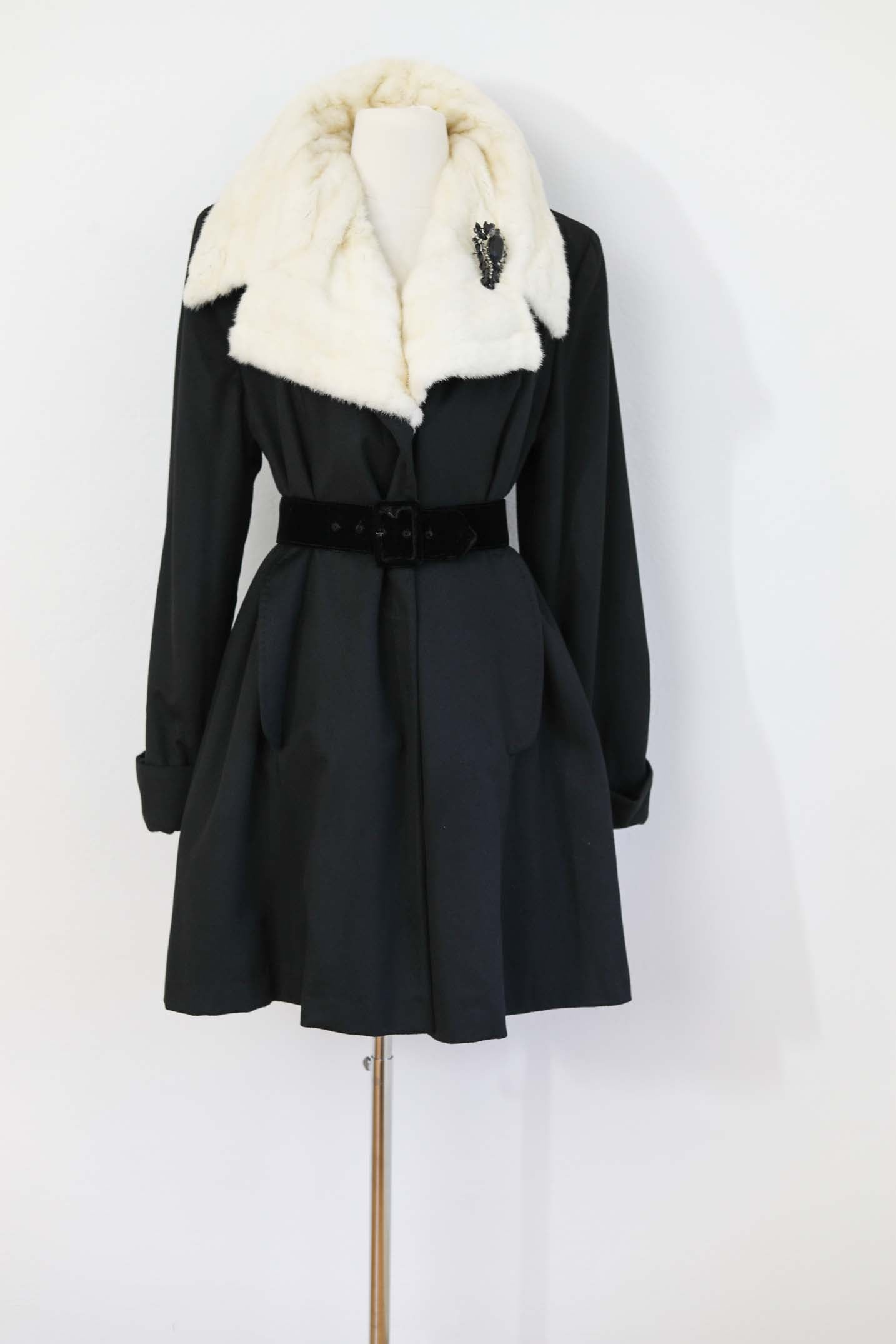 Vintage 1940s Princess Coat - MAGNIFICENT High Contrast Winter White Ermine Fur + Cashmere Swing Car Coat Size M - L