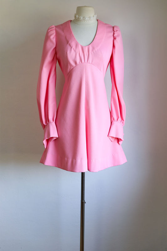 Vintage 1970s Bishop Sleeve Dress - Darling Candy Pink Mod Mini Babydoll Frock Size M