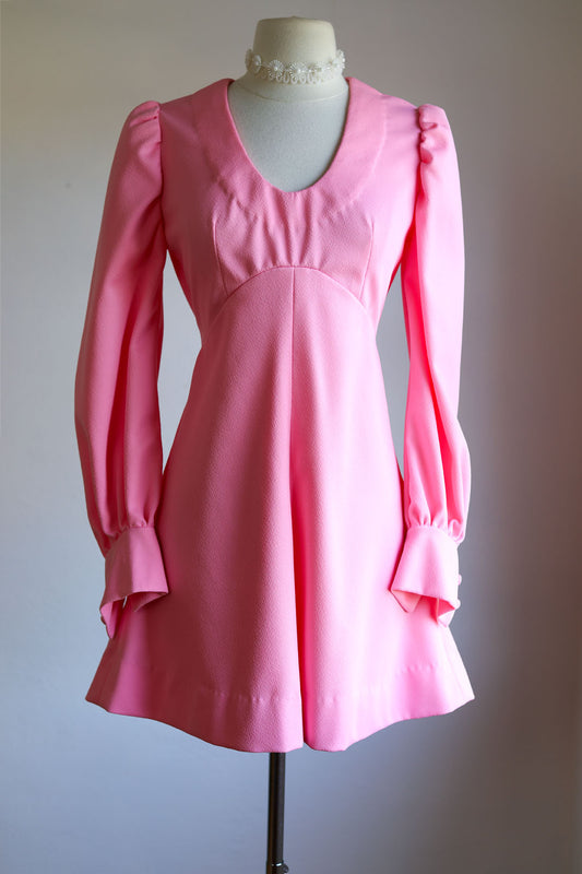 Vintage 1970s Bishop Sleeve Dress - Darling Candy Pink Mod Mini Babydoll Frock Size M