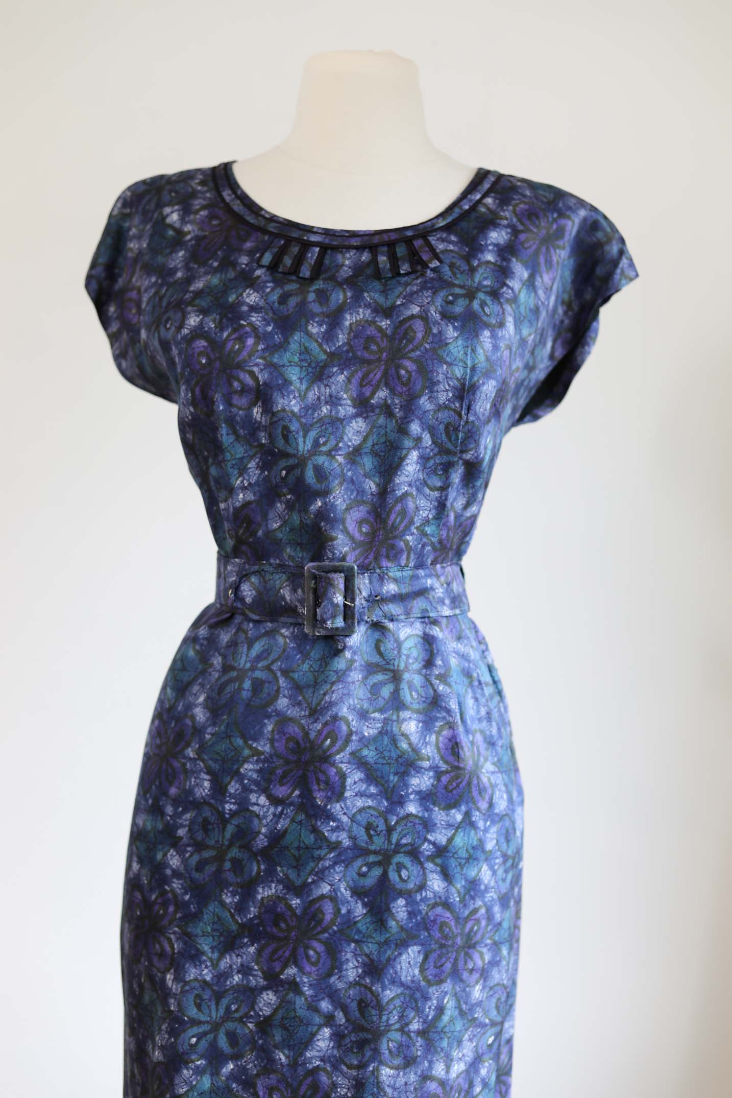 Vintage 1950s Dress Set - LOVELY Blue Batik Style Print Fitted Jacket + Cocktail Dress Size L