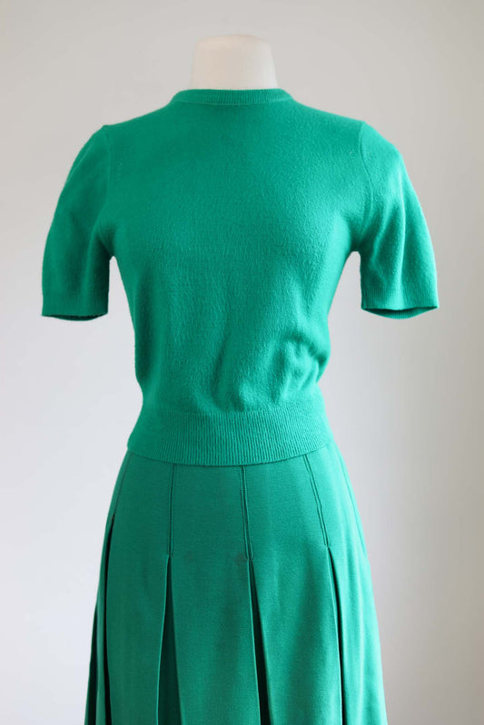 Vintage 1950s to 1960s GRASSY GREEN Cuddly Orlon Sweater Top + Pleated Wool Skirt Size XS to S