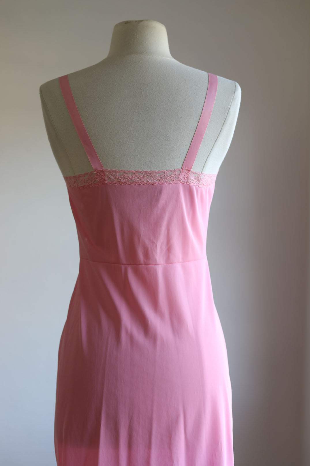 Vintage 1950s to 1960s Slip - Candy Pink Nylon Embroidered Leaves Full Slip Gown Size S
