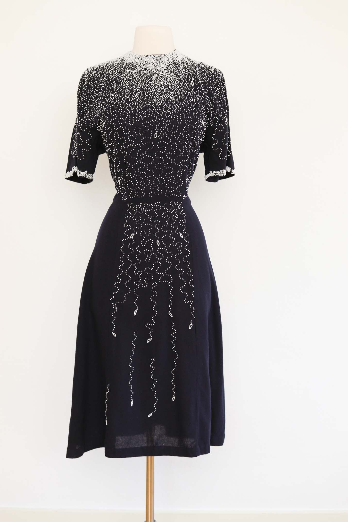 Vintage 1940s Knit Dress - INCREDIBLE Heavily Beaded SNAKES Wool Knitwear Beauty Size M to L