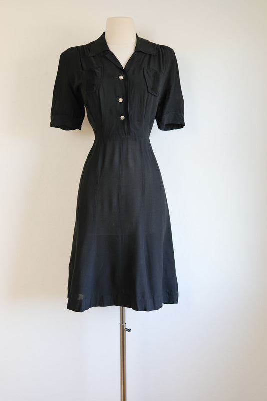 Vintage 1940s Dress - Documented WWII 1945 Betty Winston Black Tulip Pocket Rayon "Shirtfrock" Size L to XL