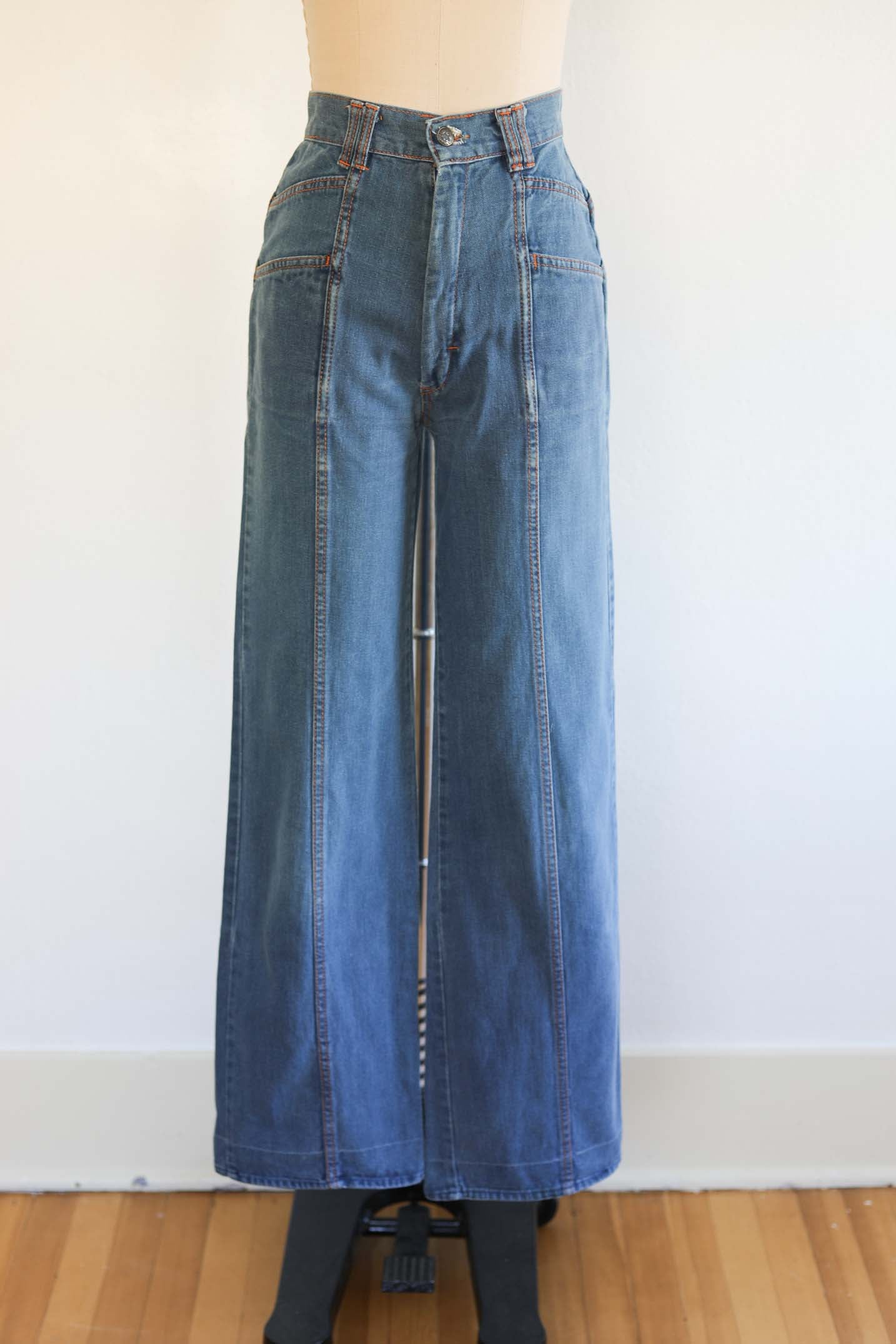 Vintage 1970s Denim Jeans - SUNRAY BOOTY! Medium Wash Wide Leg Pants W26"