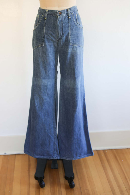 Vintage 1970s Denim Jeans - MAVERICK Medium Wash + Watch Pocket Bell Bottom Flare Jeans Pants W29"