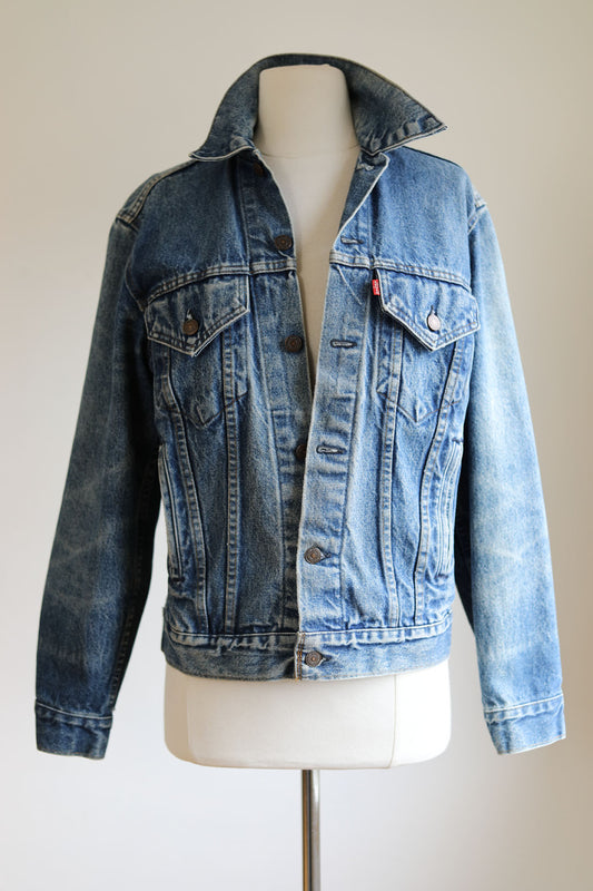 Vintage 1980s Levi's Type III Trucker Jean Jacket - Beautiful Denim Patina, Character, Fade Size 38, Small to Medium