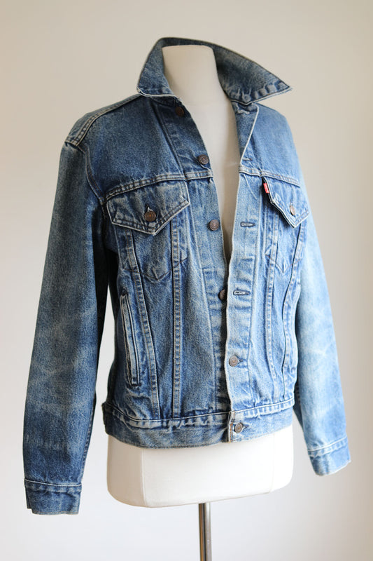 Vintage 1980s Levi's Type III Trucker Jean Jacket - Beautiful Denim Patina, Character, Fade Size 38, Small to Medium