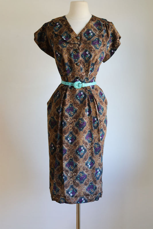 Vintage 1940s to 1950s Dress - Gorgeous Volup Cold Rayon Chestnut Plum Rose Print w Hand Painted Buttons Rare Size XL - 2XL