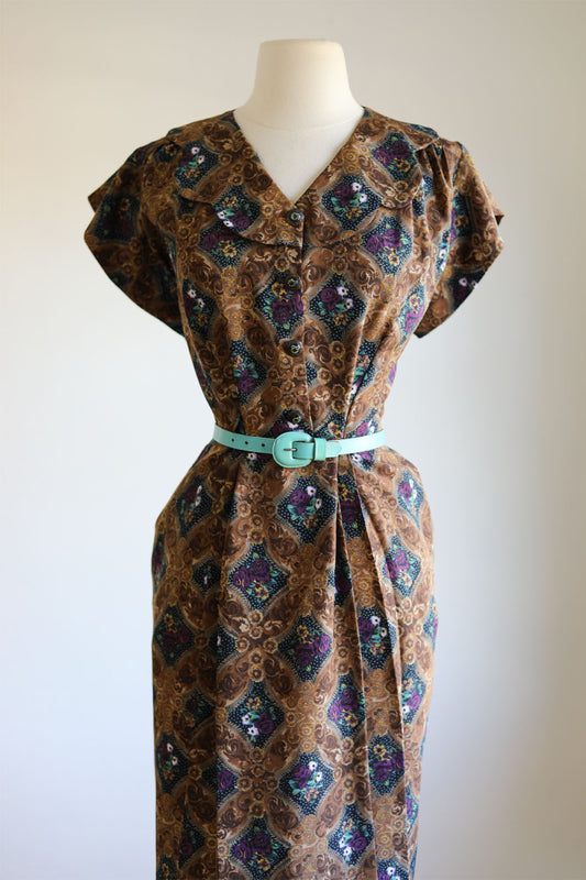 Vintage 1940s to 1950s Dress - Gorgeous Volup Cold Rayon Chestnut Plum Rose Print w Hand Painted Buttons Rare Size XL - 2XL