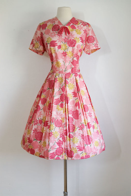 Vintage 1960s Dress - Darling Mod Pink Chartreuse Floral Print Lampl Cotton Blend Day Dress Size L