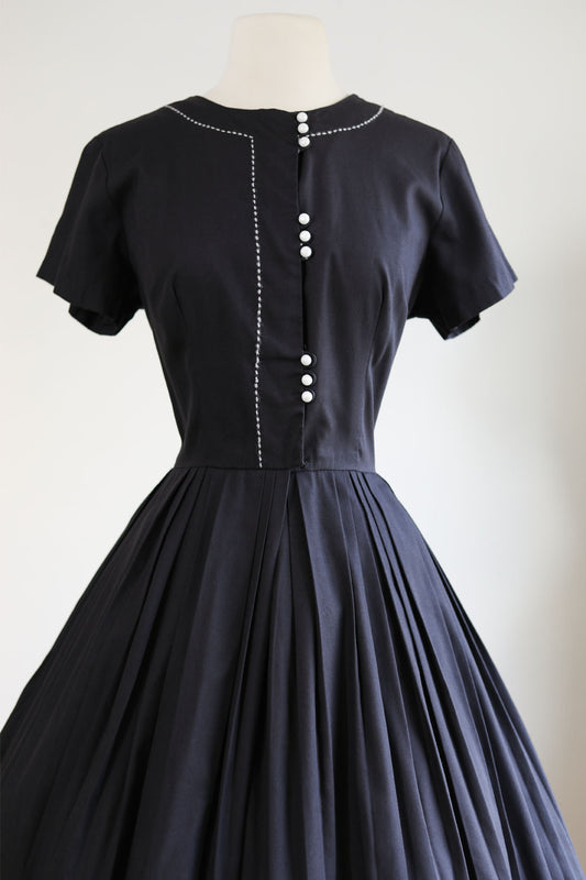 Vintage 1950s to 1960s Dress - Black Cotton Blend Shirtwaist w Fuzzy White Embroidery Size M to L