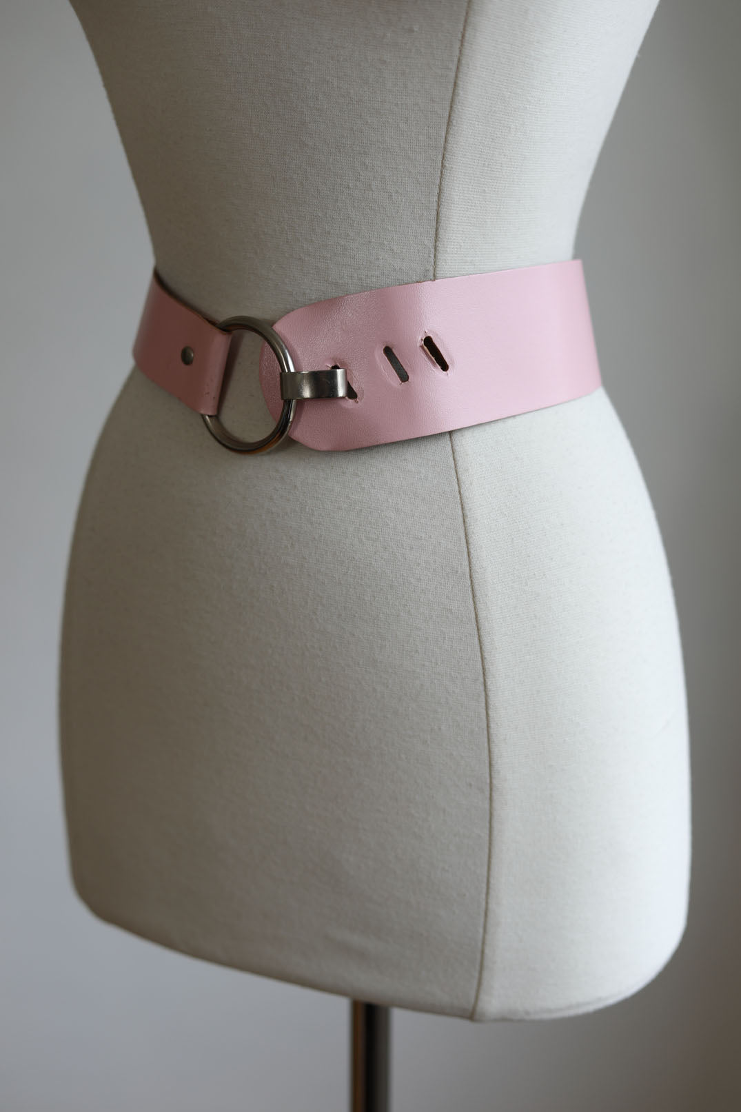 BELTOPIA! Vintage 1980s does 1950s Pastel Pink Belt - Wide Contour Cincher w Heavy Chrome Hardware Size L