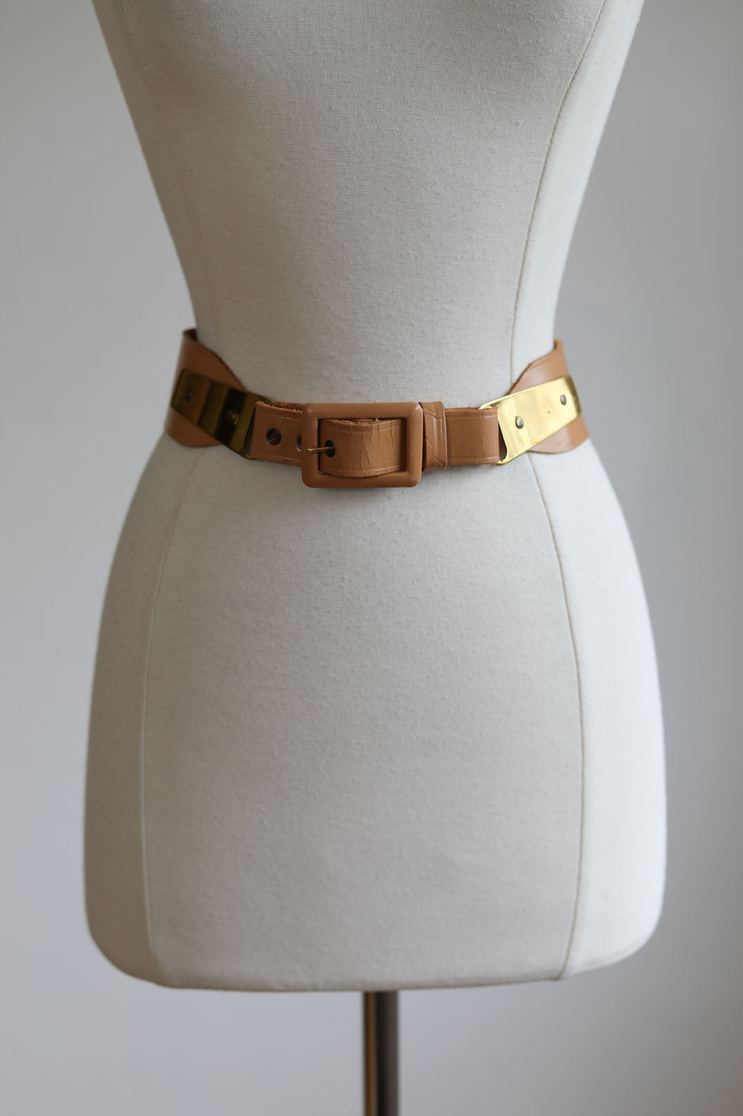 BELTOPIA! Vintage 1950s Caramel Belt - Wide Leather "Champion" Cincher w Brass Plates/Buckle Size XS