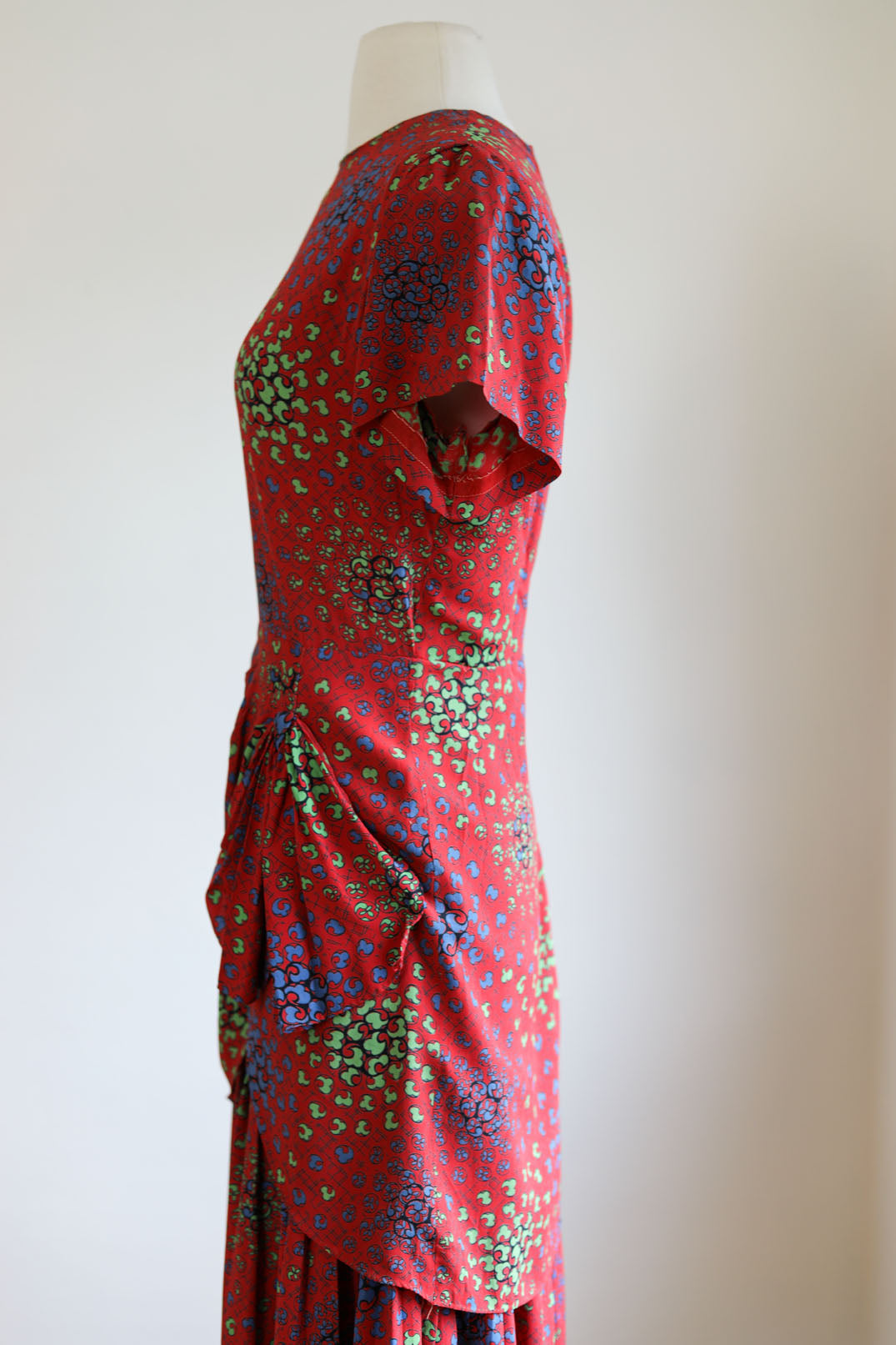 Vintage 1940s Dress - Scarlet, Blue, Lime Deco Print Draped Cold Rayon Dress Size M to L