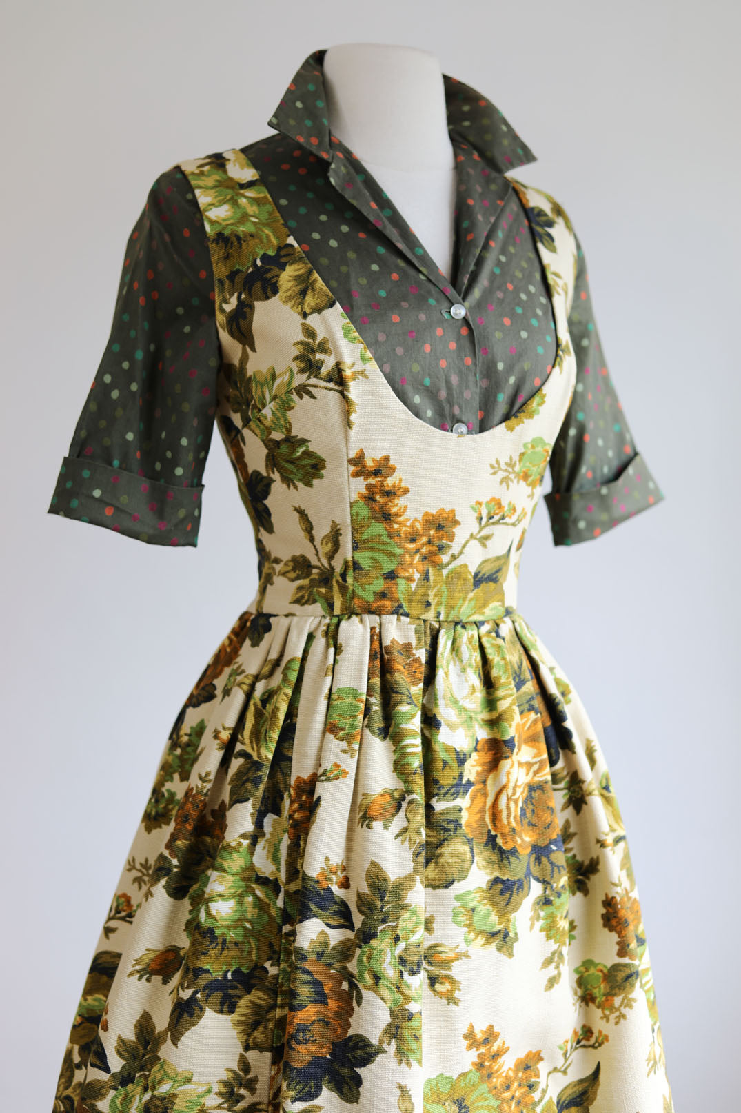 Vintage 1960s Tapestry Dress - Luxuriant Golden Rose Print Cotton Scoop-Neck Jumper Size S to M