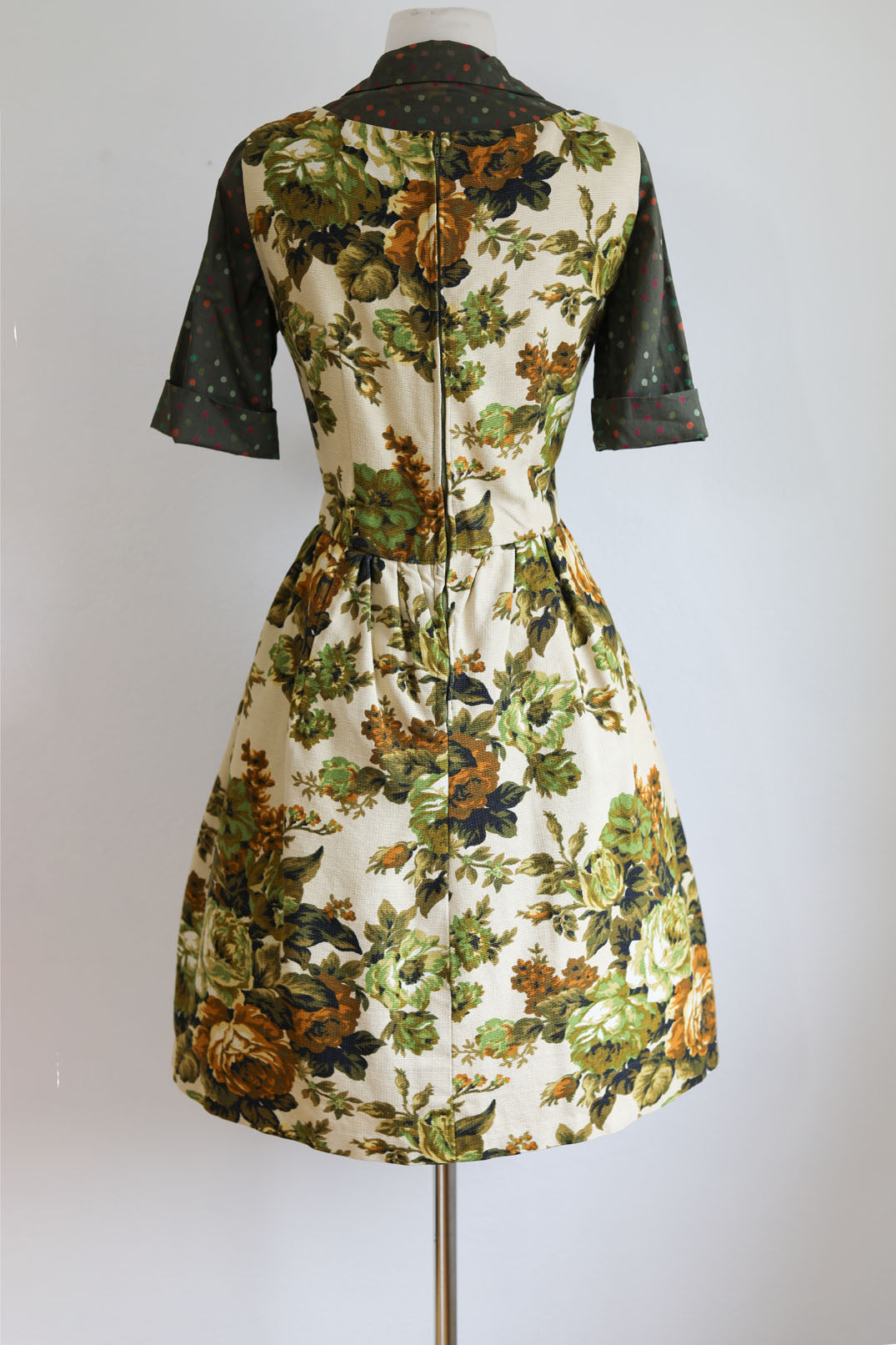 Vintage 1960s Tapestry Dress - Luxuriant Golden Rose Print Cotton Scoop-Neck Jumper Size S to M