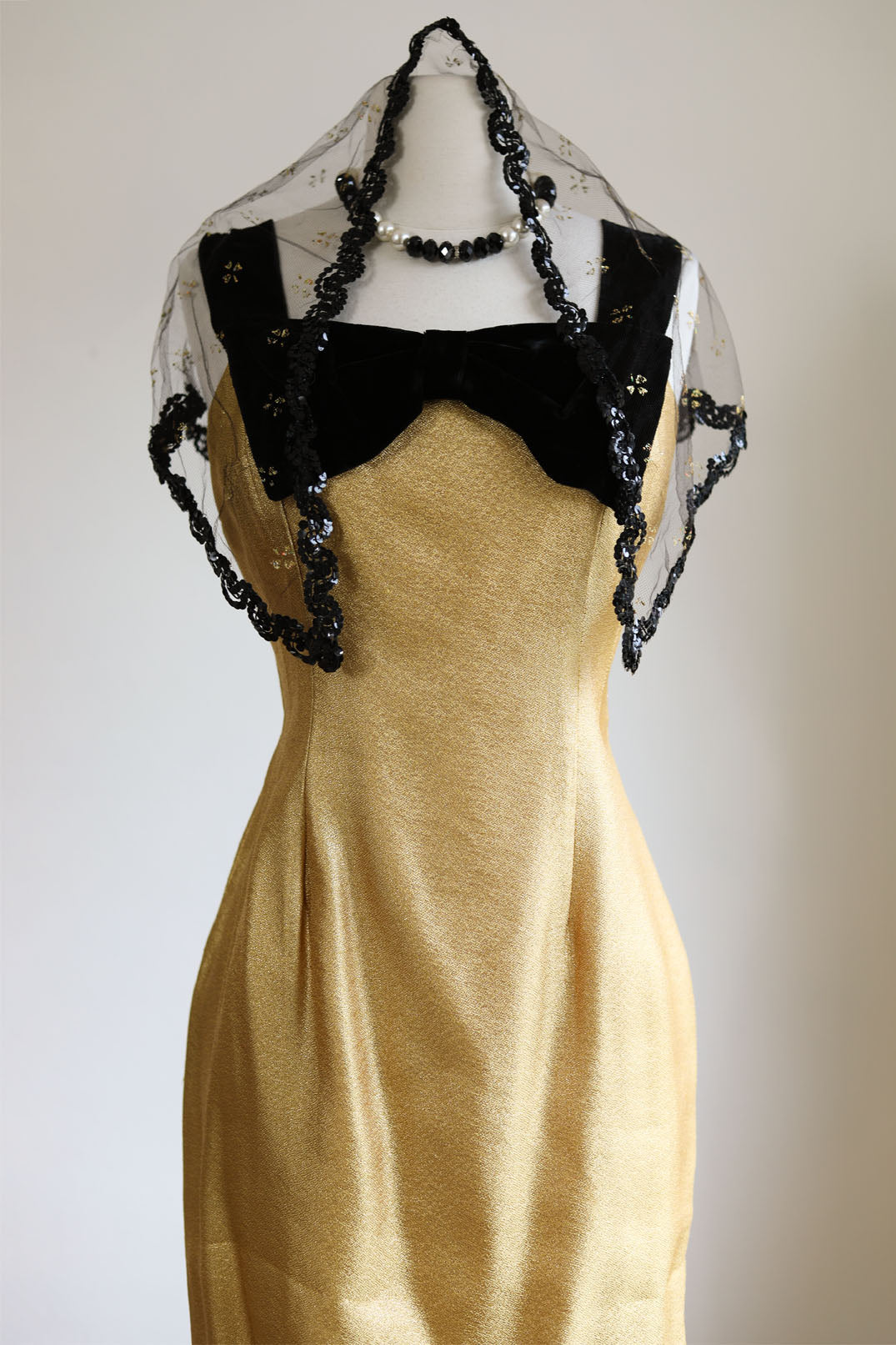 sexy metallic dress Vintage 1950s to 1960s Gold Lurex Dress