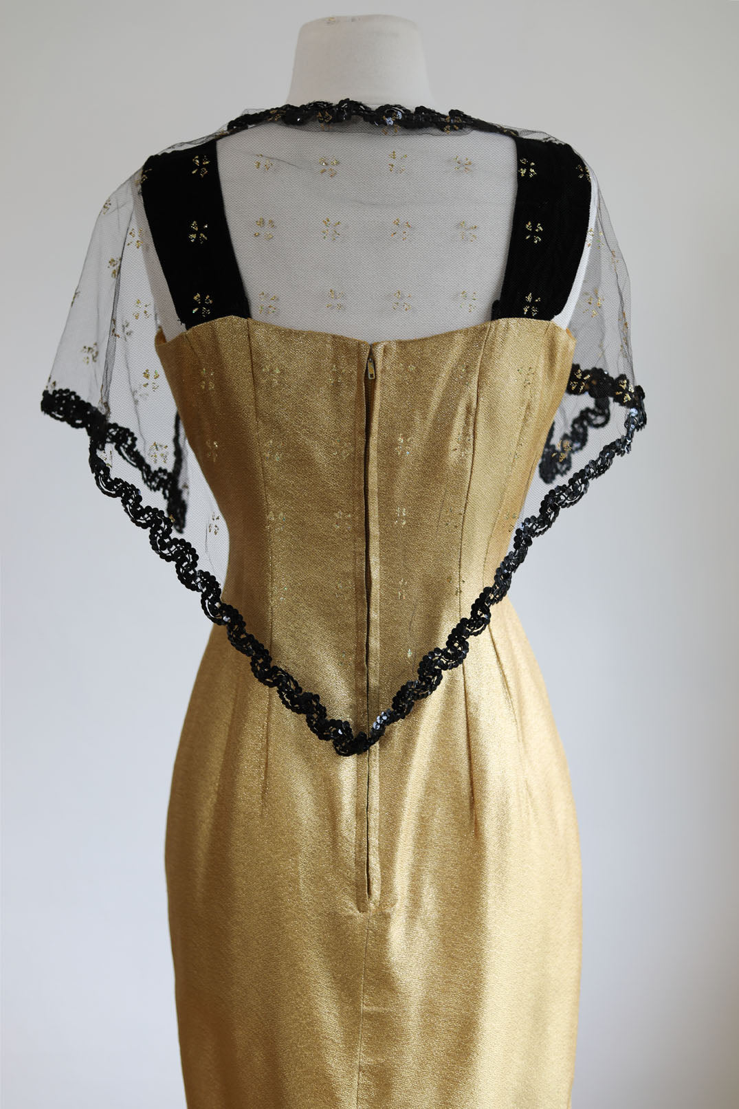 Vintage 1950s to 1960s Gold Lurex Dress - Sexy Jackie Morgan Sculpted Jumblelaya Vintage Vintage 1950s to 1960s Gold Lurex Dress - Sexy Jackie Morgan Sculpted Jumblelaya Vintage