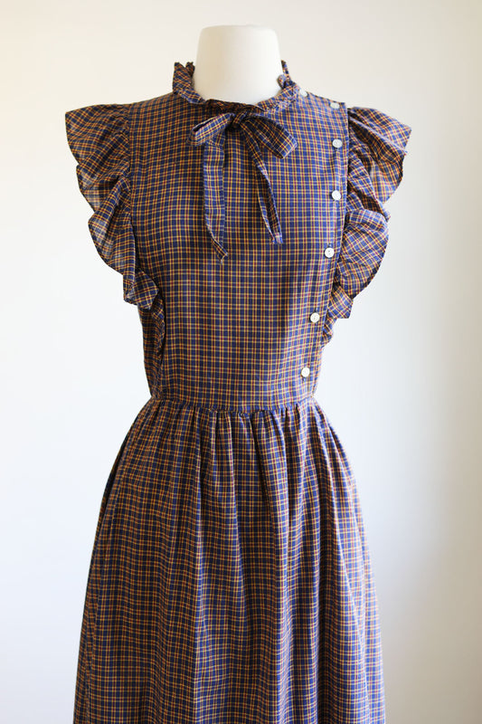 Vintage 1970s Dress - Dreamy Soft Cotton Blend "You Babes" Sundress Asymmetrical Plaid Size M