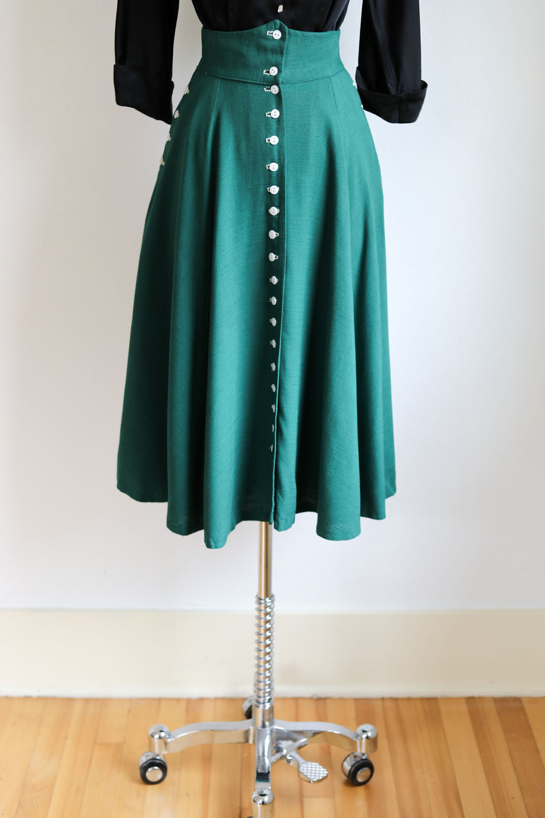 Vintage Late 1940s Skirt - Pine Green High Waist Rayon Butcher Linen w 27 Celluloid Buttons! Size XS to S
