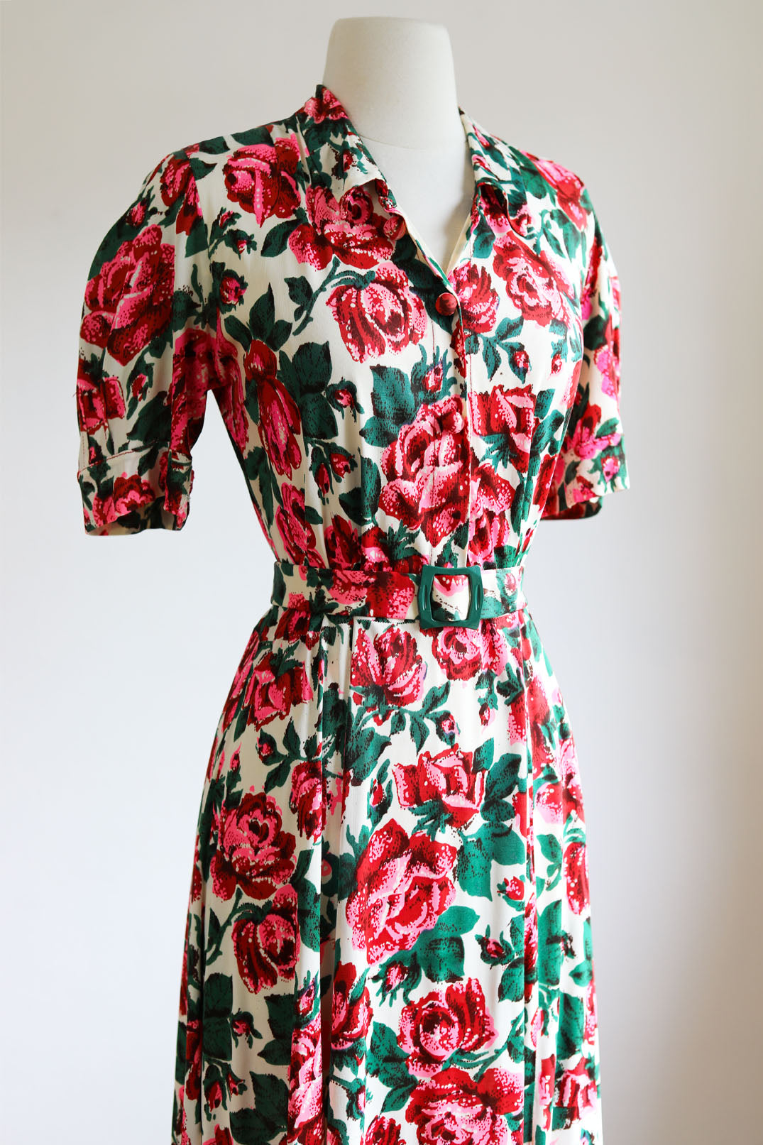 Vintage 1930s to 1940s Dress - Volup! Red Hot Pink Green Rose Print Rayon Jersey Gown w Galalith Belt Size XL